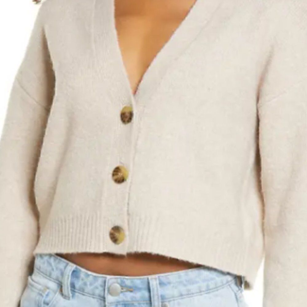 Sweater Reseller Box   - Picture 2 of 7